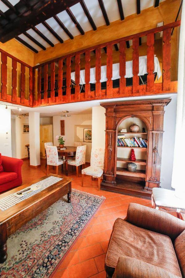 פירנצה Traditional Apt Close To The Duomo - Private Yard! מראה חיצוני תמונה